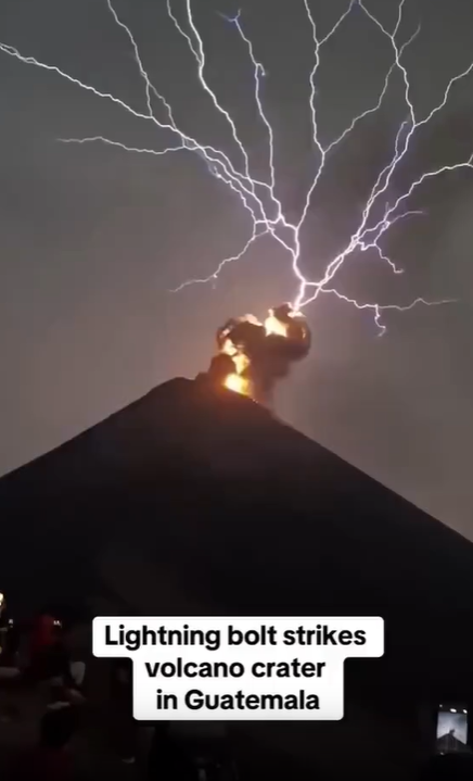 “Apocalyptic Lightning Onslaught Levels California City: The Final Video Will Leave You Speechless!”