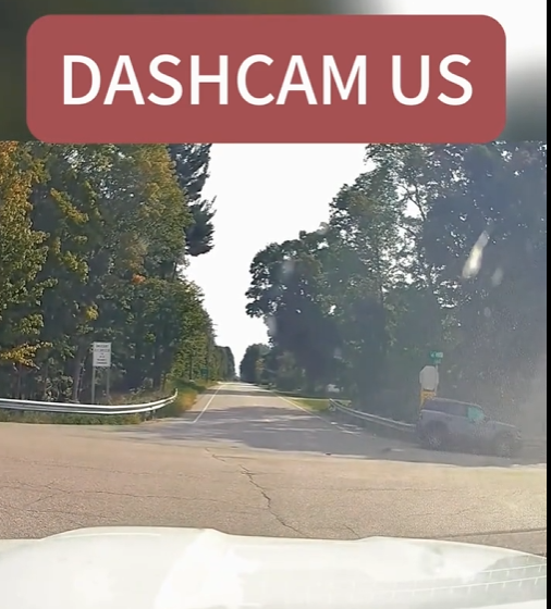 Dashcam Captures Terrifying Moment at Rural Intersection—Driver Had No Time to React!