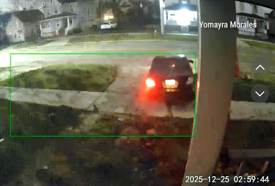 📰 CHRISTMAS CRASH SHAKES CLEVELAND NEIGHBORHOOD