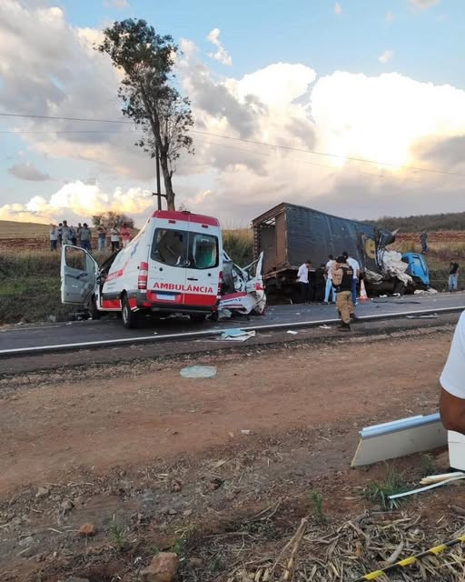 Serious collision involving truck and ambulance k!lls two people and… See more