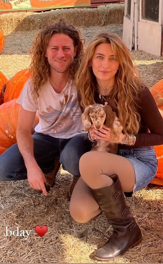 Michael Jackson’s Daughter Says “Yes” to Music Producer Justin Long — Fans Are Swooning Over Their Adorable Proposal Pics!